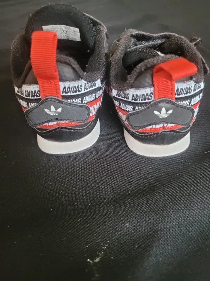 Adidas garçons taille 22 - photo numéro 4