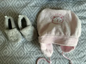 Lot bonnet + chausson