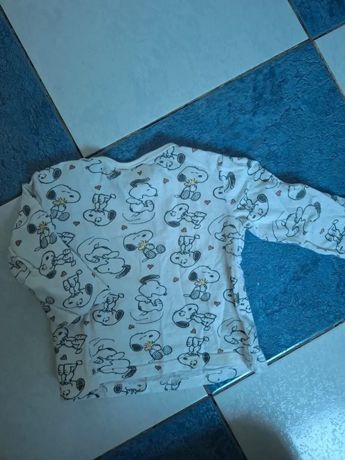 Ensemble t-shirt + salopette Snoopy en 6mois - photo numéro 5