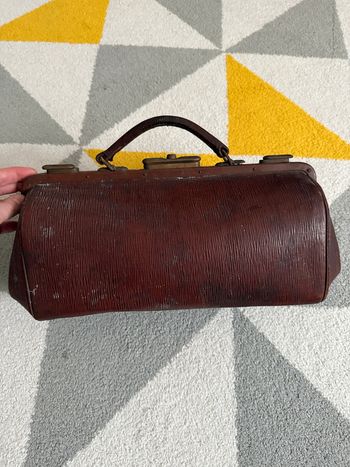 Sac à main en cuir vintage