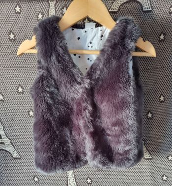 Veste sans manches fausse fourrure noir 1½-2ans
