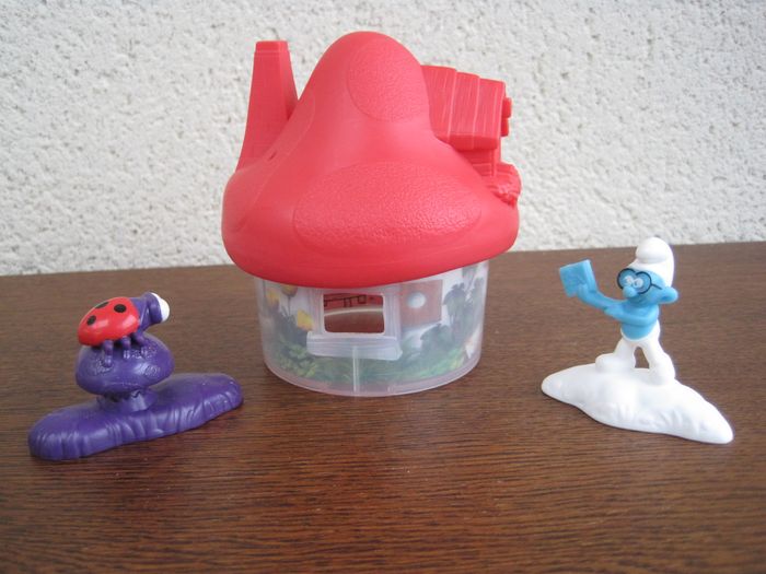 lot de figurines Mc Donald's LPS Super Mario Minion Schtroumpfs - photo numéro 2