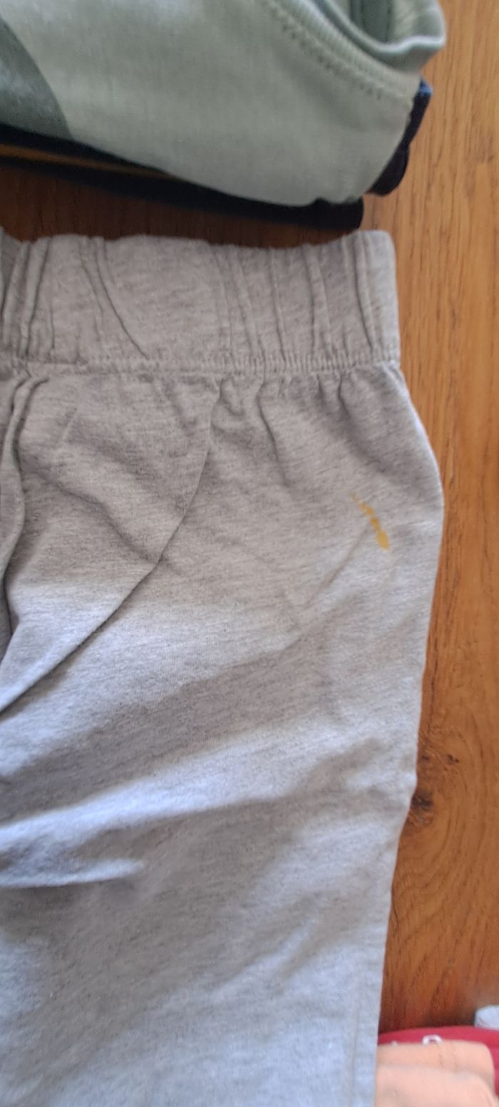 Tee shirt et pyjama - photo numéro 2