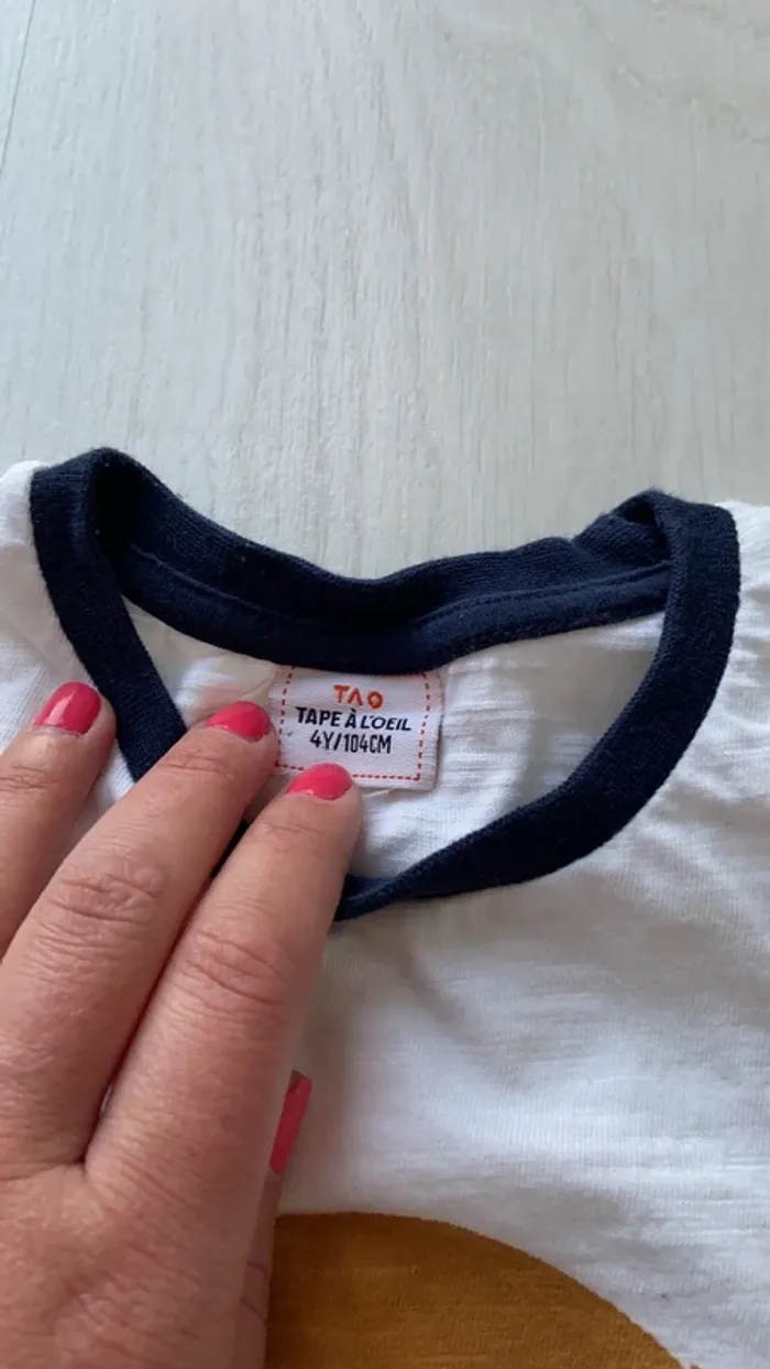 T-shirt taille quatre ans - photo numéro 3