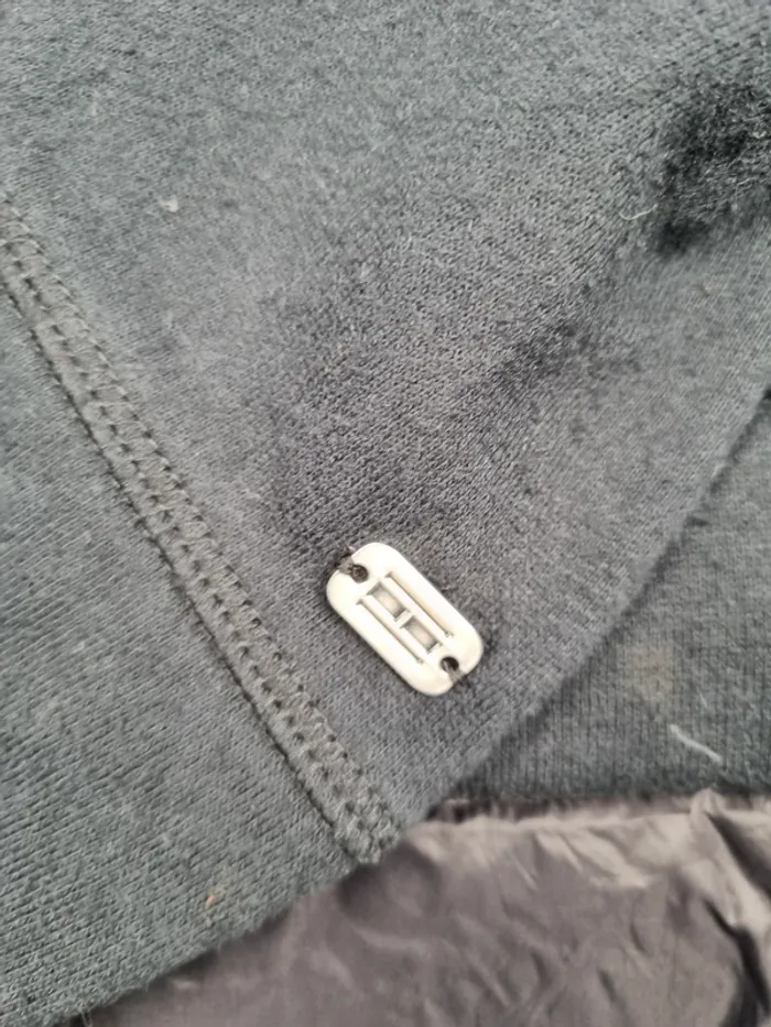 Veste zippée noire Tommy Hilfiger – Taille XL Femme (mesures en photos) - photo numéro 5