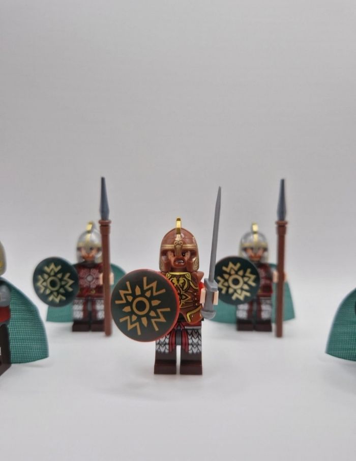 Figurines type lego Roi du rohan + 4 guerriers du rohan seigneur des anneaux / hobbit - photo numéro 2