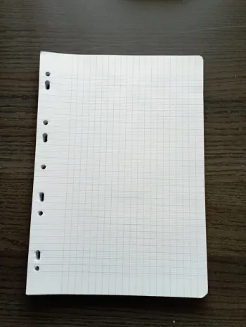 Lot feuilles simples A4 grands carreaux