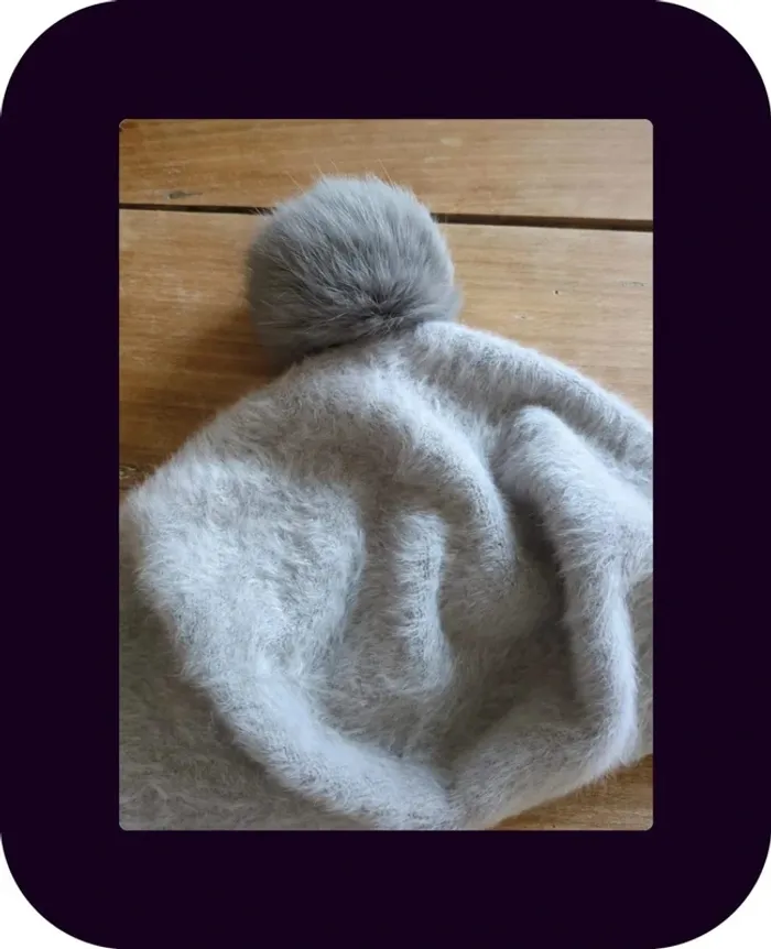Joli bonnet angora Galerie Lafayette - photo numéro 2