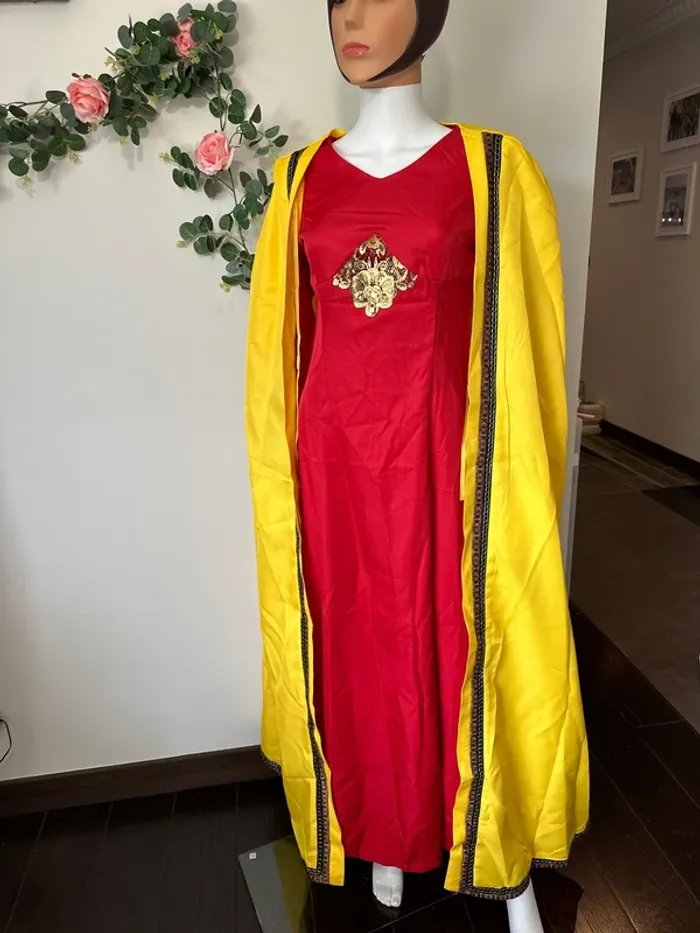 Costume traditionnel femme