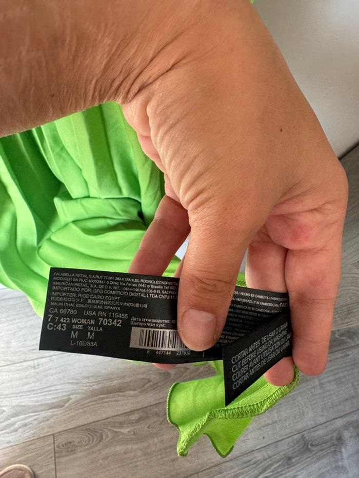 👗 Robe plissée mi-longue à bretelles fines - Vert- neuf sans étiquette - Mango - taille M - photo numéro 10