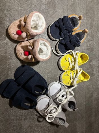 Lot chaussures bébé