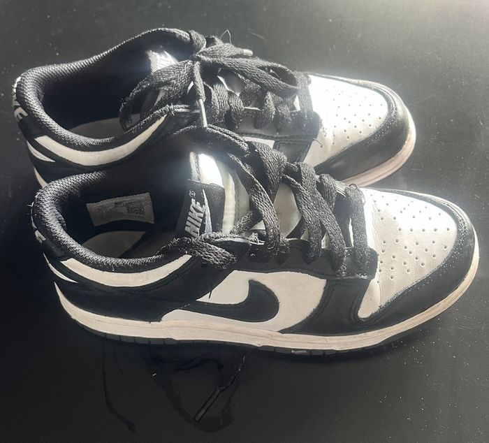 Basket Nike dunk taille 35.5 - photo numéro 2