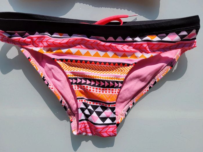 Superbe maillot de bain 👙 2 pièces Nabaiji, 14 ans - photo numéro 2