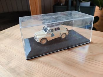 Renault 4 CV Raid méditerranée 1950