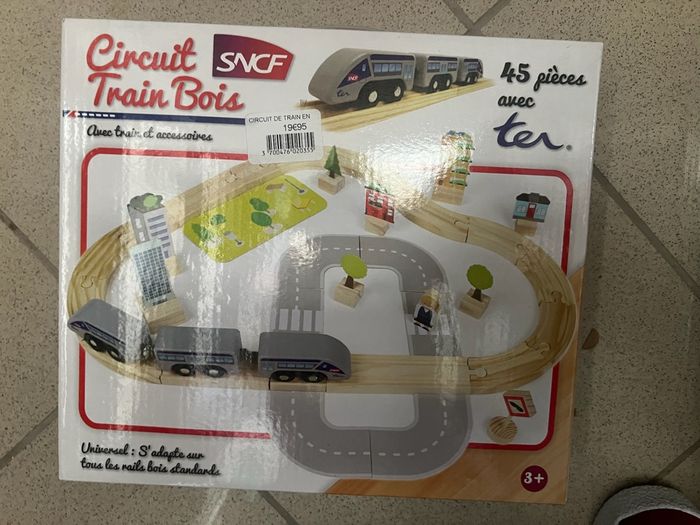Circuit train en bois