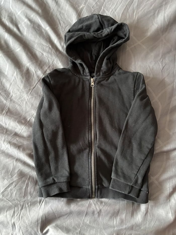 lot 3 sweat shirt 6 ans - photo numéro 2