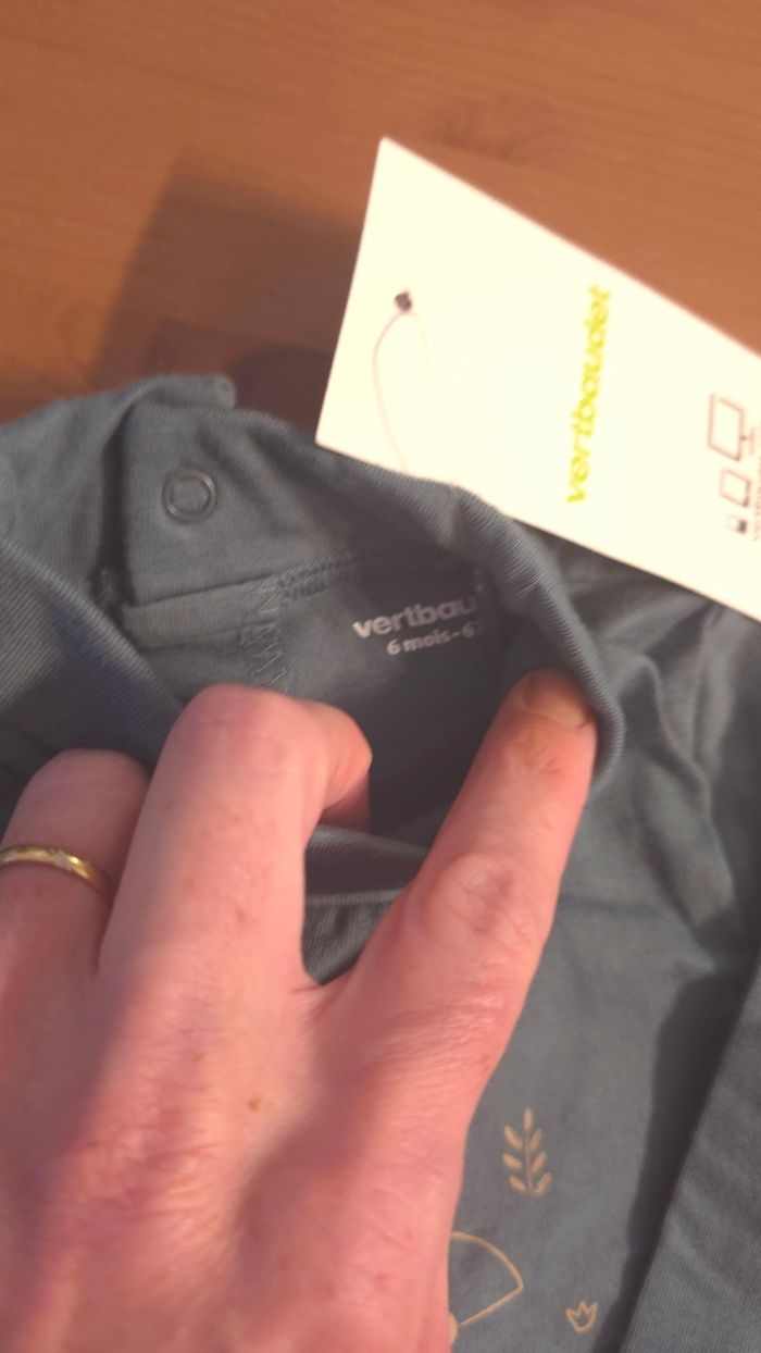 (Neufs non portés) 🏷💙😍🥰 teeshirts ml 6 mois garçon 😍🥰💙 - photo numéro 4