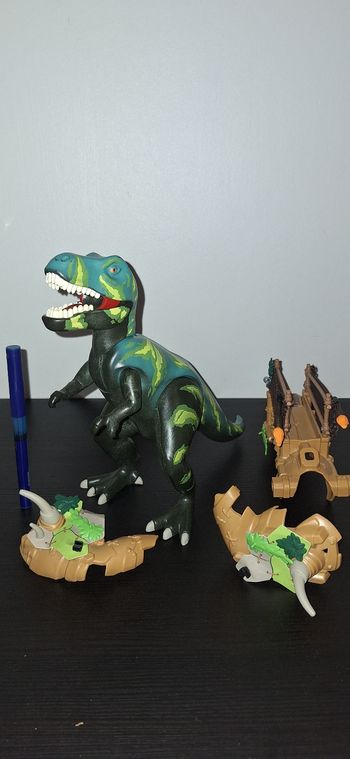 T-Rex playmobile avec son armure taille 20 cm