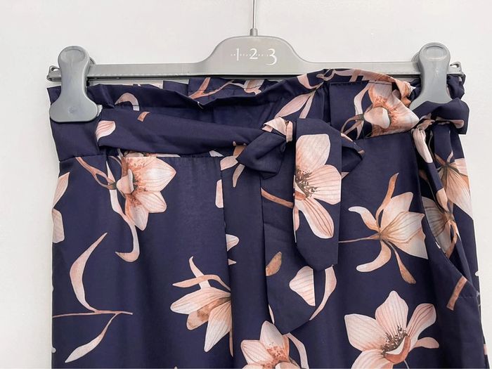 Superbe pantalon fluide fleurie Neuf Made In Italy 🌸 S 36 - photo numéro 2