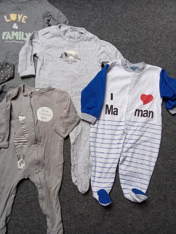 Lot de 5   pyjamas  en coton, mi saison, automne garçon  12 mois, Kiabi, gris, blanc, motif - photo numéro 3