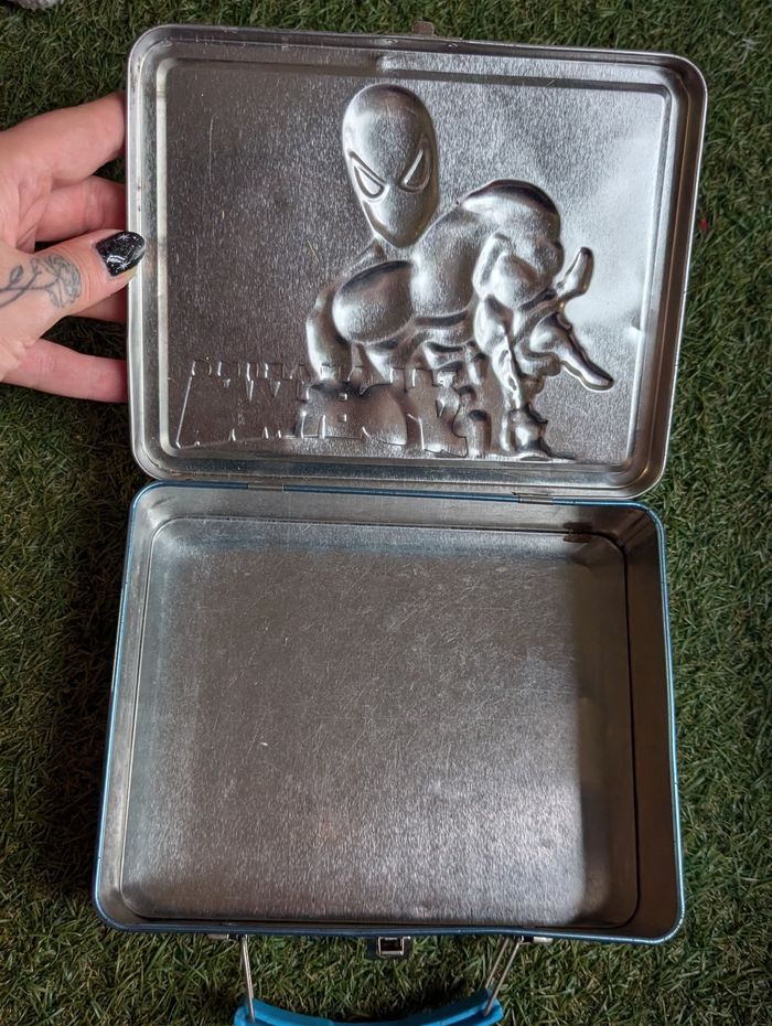 Petite boîte en metal spiderman - photo numéro 6