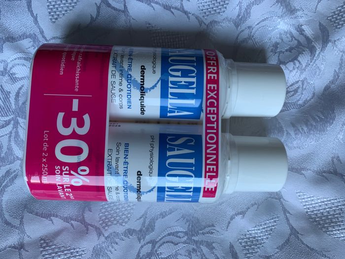 Saugella soin lavant intime et corps : 2 flacons de 250 ml