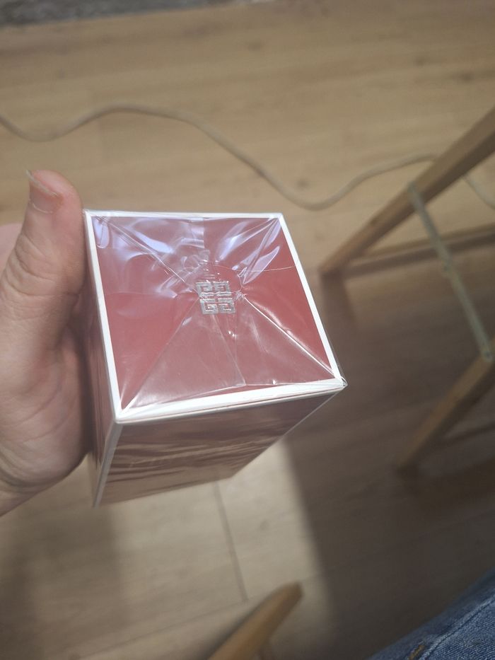 L'interdit de Givenchy - photo numéro 2