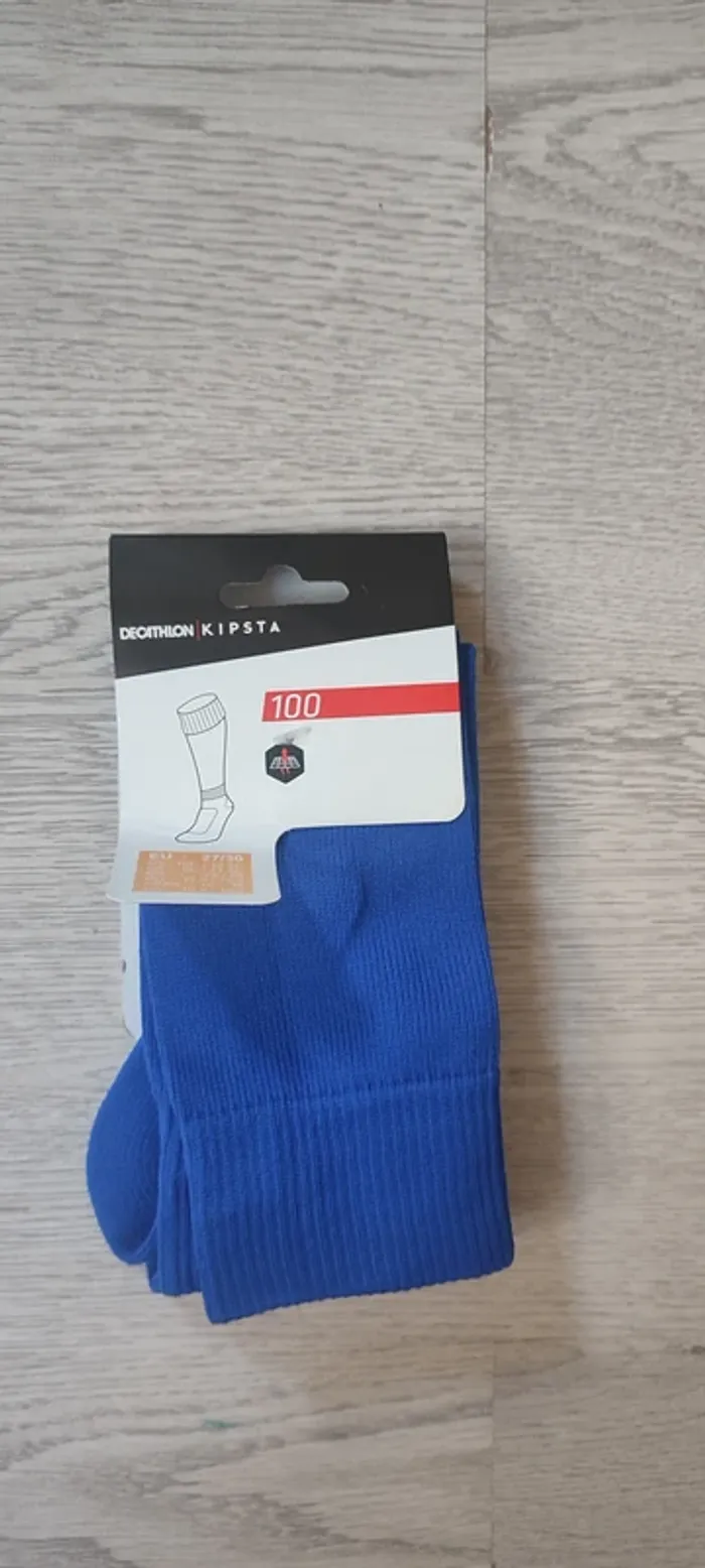 Chaussettes football neuves 27-30 - photo numéro 2