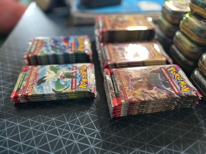 Lot de 36 boosters Pokémon Écarlate et violet Évolutions à Paldea FR - photo numéro 4