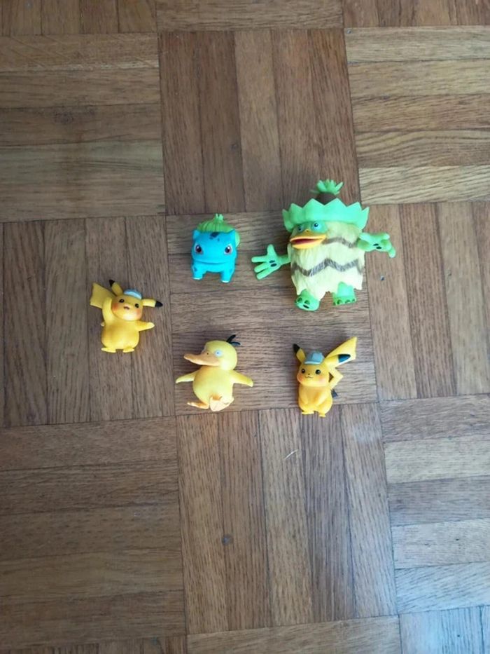 Lot 5 figurines Pokémon Coffret détective Pikachu