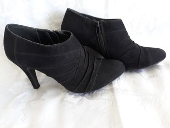Faby27800 Chaussures Low Boots couleur noire Taille 38