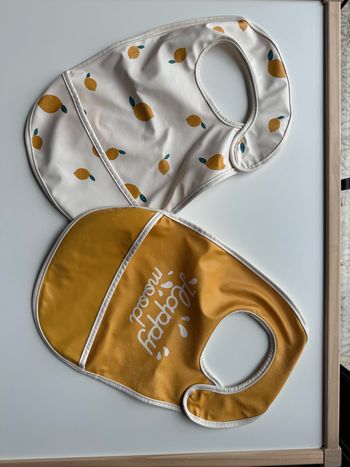 Lot 2 bavoirs étanches Happy