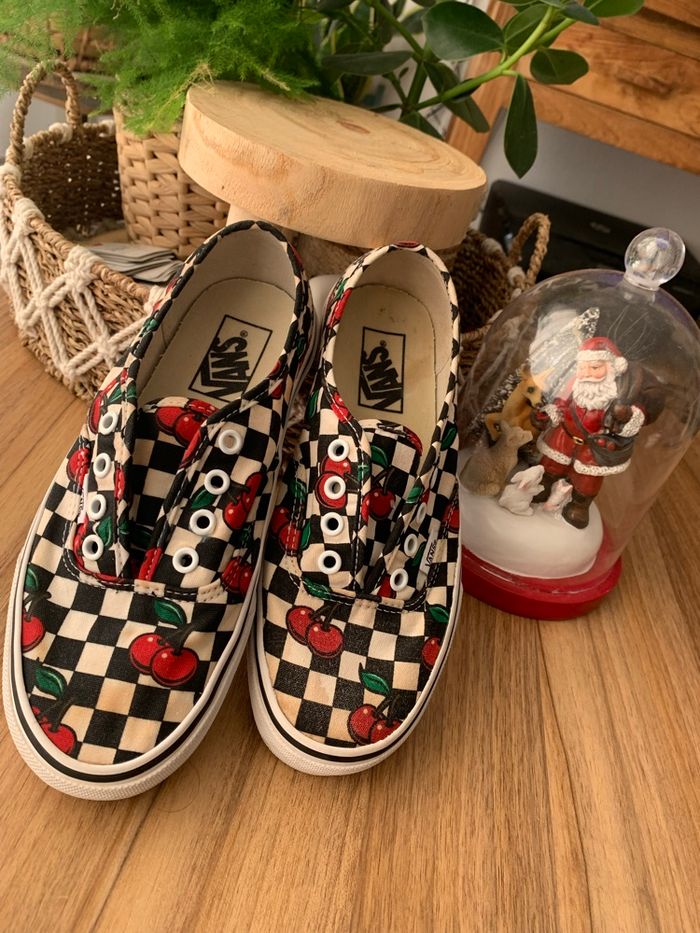 Vans à carreaux et motifs cerises - photo numéro 3
