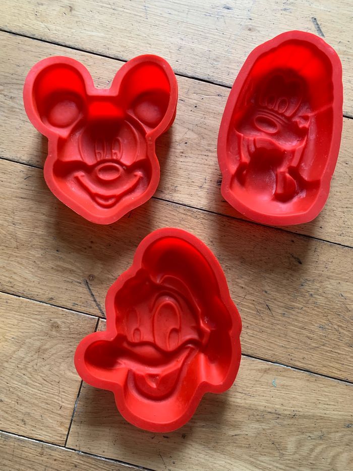 Lot de 3 moules rouges à gâteaux en silicone Pluto Mickey Donald - photo numéro 2