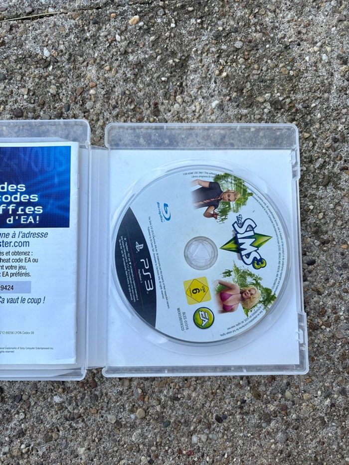 Les Sims 3 pour PlayStation 3 (PS3) - Bon état - photo numéro 3