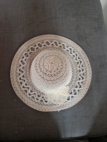 Capeline cérémonie beige crème