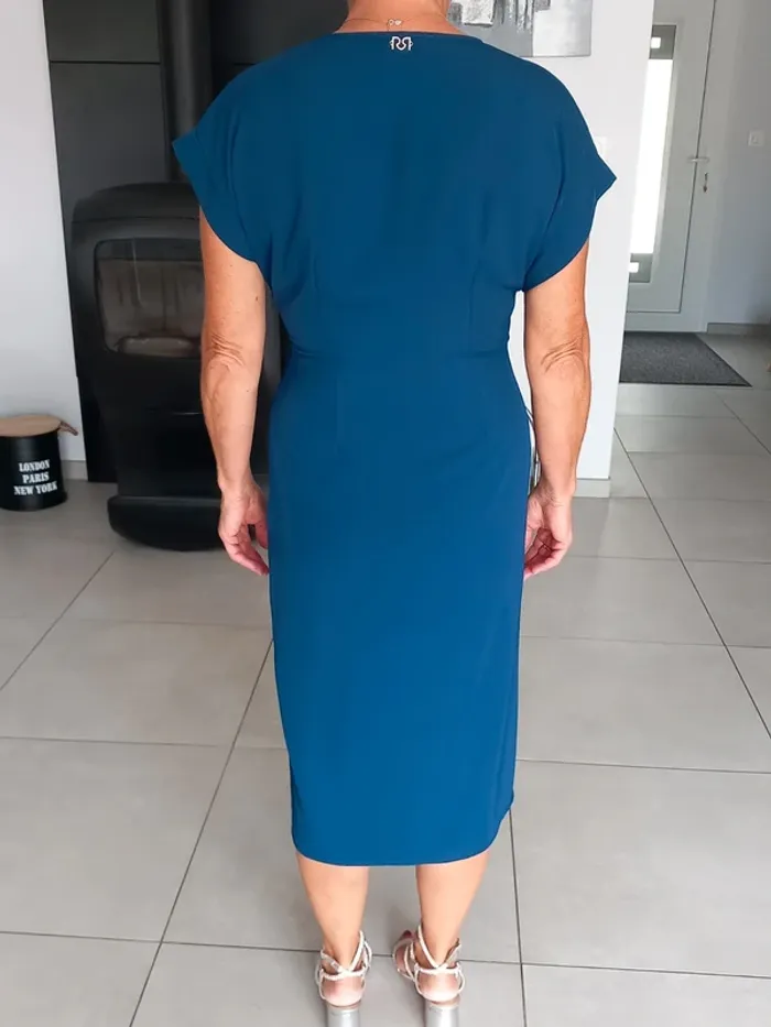 Robe Rinascimento taille S - photo numéro 3