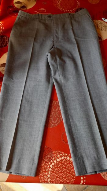 Pantalon homme gris habillé Taille 48