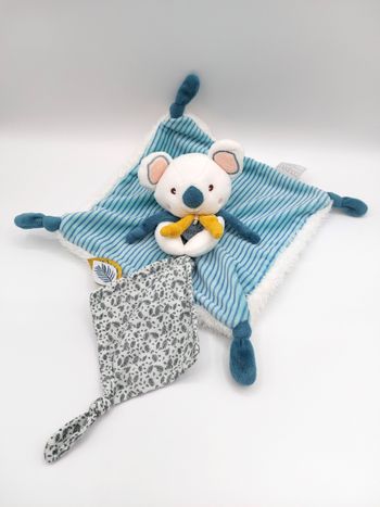 Doudou plat koala blanc bleu jaune Doudou et Compagnie DC3668 rayures feuilles