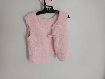 Gilet doux sans manche tricoté 12 mois