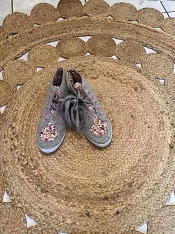 Basket montante grise rose motif fleurit taille 37