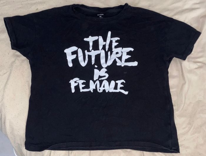Crop top Tshirt noir the future is female xs