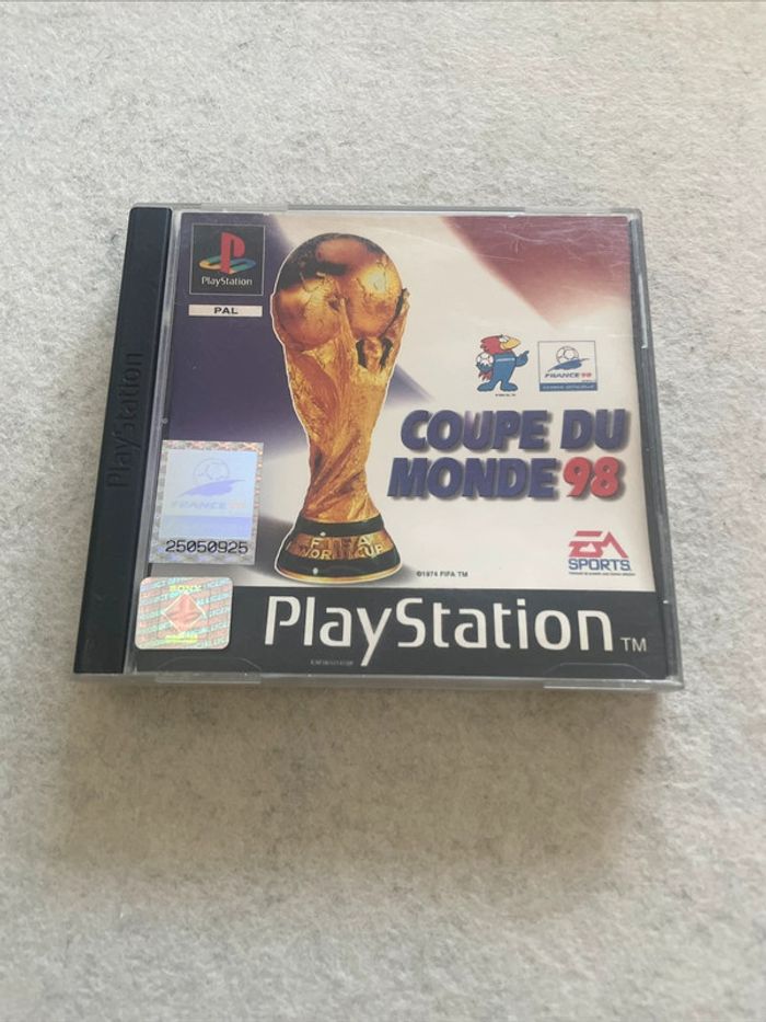Coupe du Monde 98 Jeu Playstation 1 PS1 FR - photo numéro 1