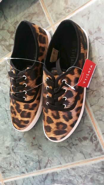 Baskets neuves léopard