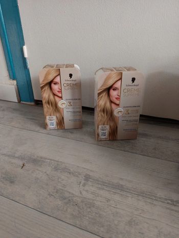 Lot Schwarzkopf crème suprême 9-16 blond clair cendré