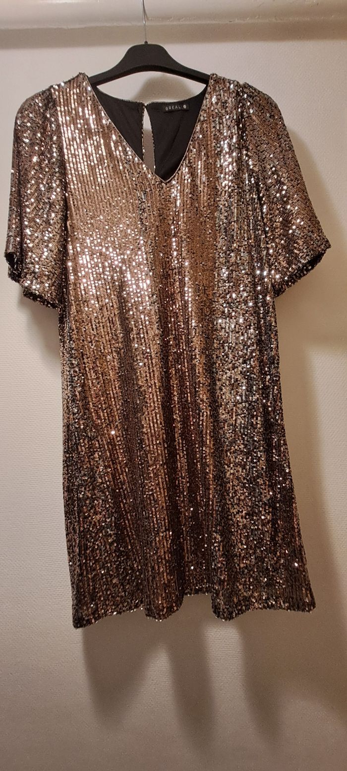 Robe dorée à sequins - photo numéro 3