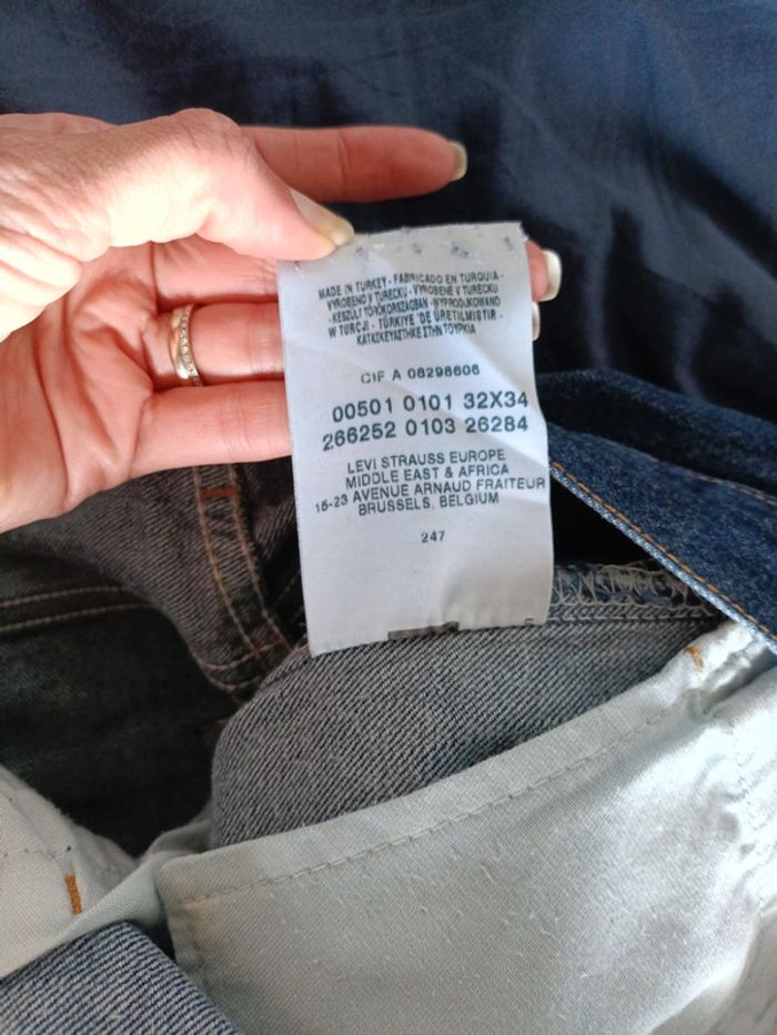 Jean Levi's 501  32/34 taille 42 - photo numéro 10