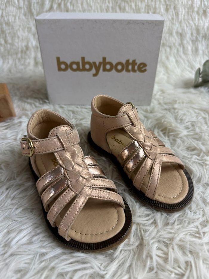 Paire de sandales Babybotte taille 21 - photo numéro 2