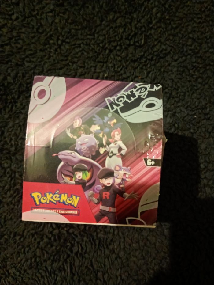 Pokémon Demi Display Rivalités Destinées – 18 boosters FR (petit défaut) - photo numéro 3