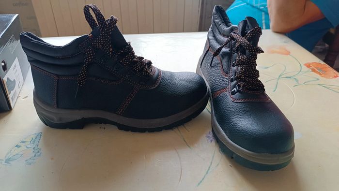 Chaussure de sécurité taille 41 marque Vasa - photo numéro 2